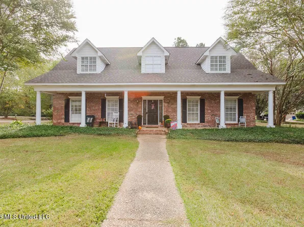 438 Forest Lake Pl, Madison, MS 39110