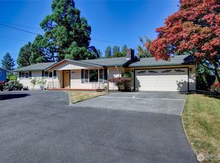 101 Rainbow Dr, Burlington, WA 98233