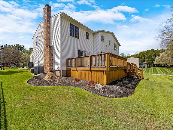 4th image of 7626 Sandy Ln