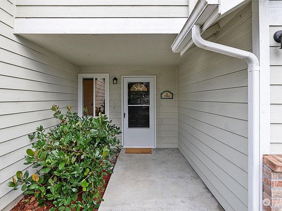 5th image of 5004 168th Street SW #B