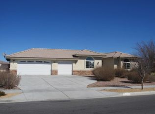 20364 Pahute Rd, Apple Valley, CA 92308