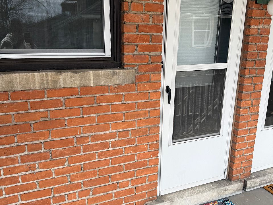 1st image of 421 1/2 W 4th St