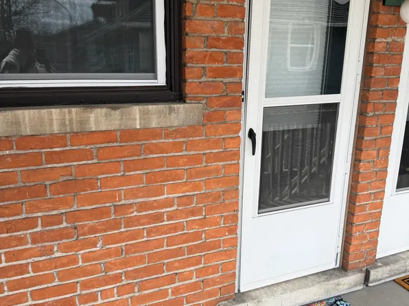 421 1/2 W 4th St, Royal Oak, MI 48067