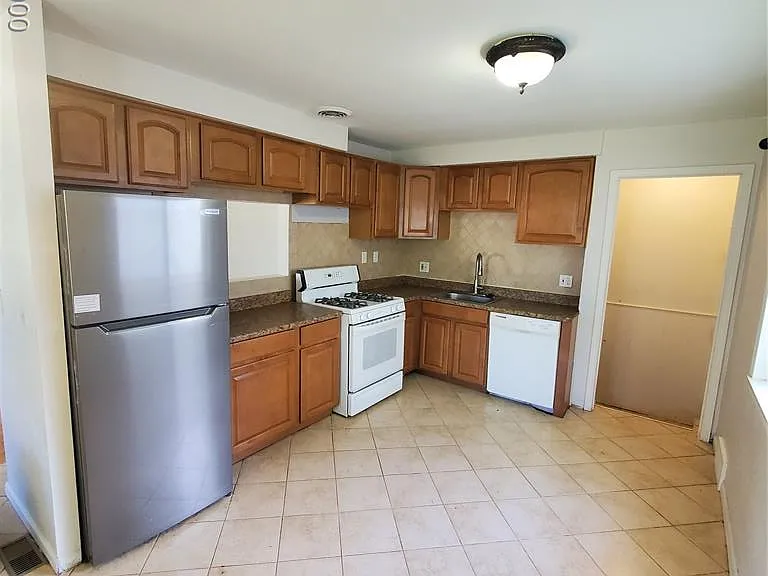 5637 Merrick St — Photo 6