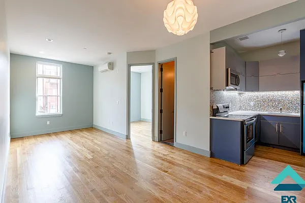 Rented by EXR | media 27