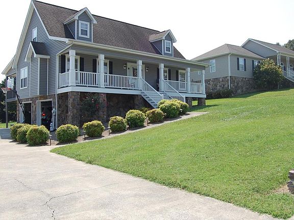 5th image of 271 Cornerstone Dr