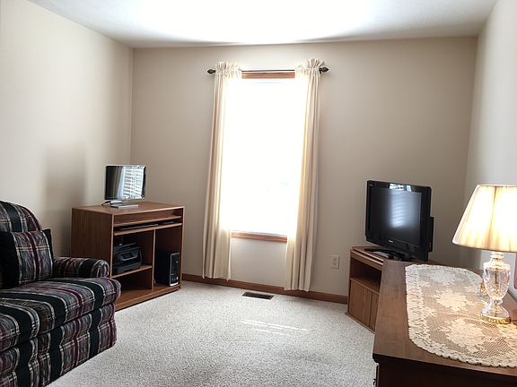 First bedroom 