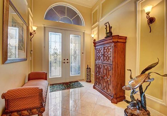 Home For Sale In Villaggio