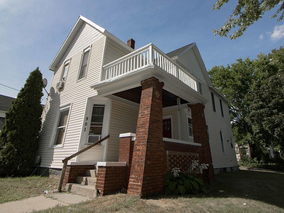 1st image of 901 10th St NW