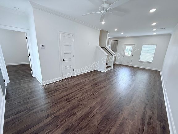 4th image of 592 Meadow Crest Cir