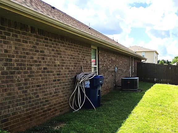 3rd image of 103 Tynedale Dr
