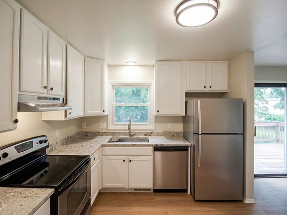 Kitchen - Main level