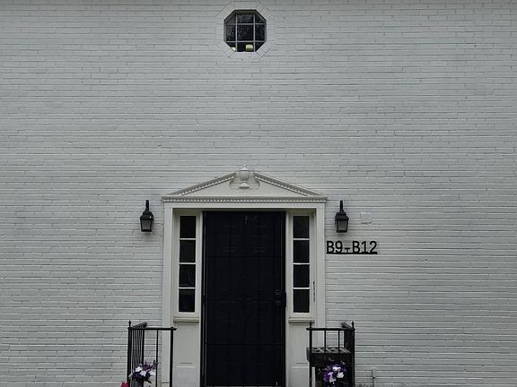 3rd image of 5025 Wayneland Dr APT B12
