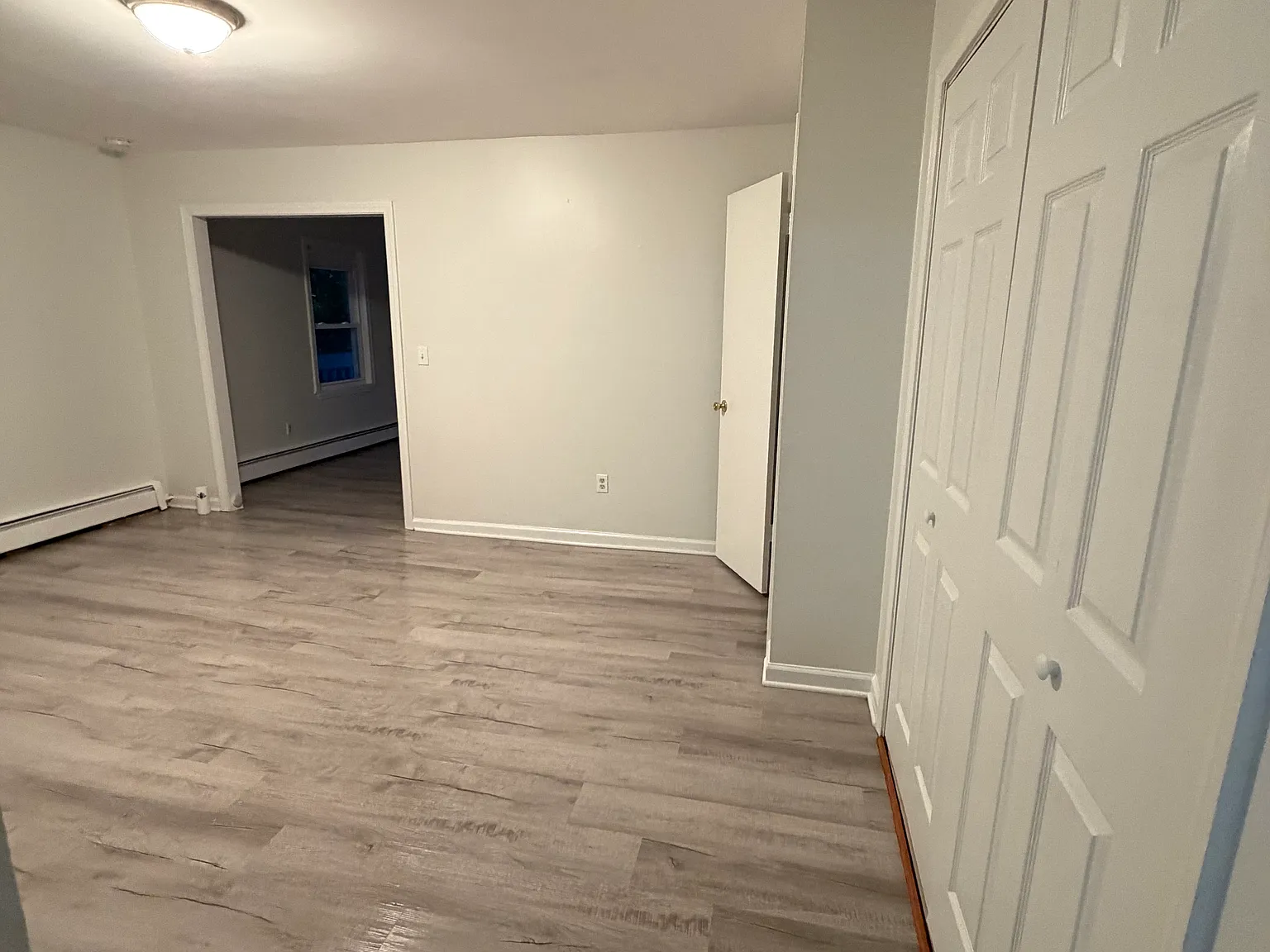3 bed, 1.5 bath, 1300 sqft, $2,300 — Photo 3