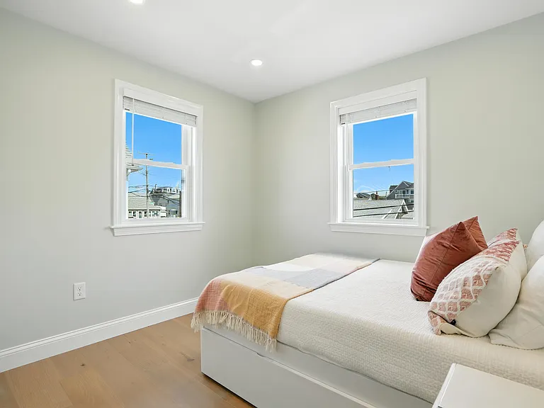 9 Julian St — Photo 15