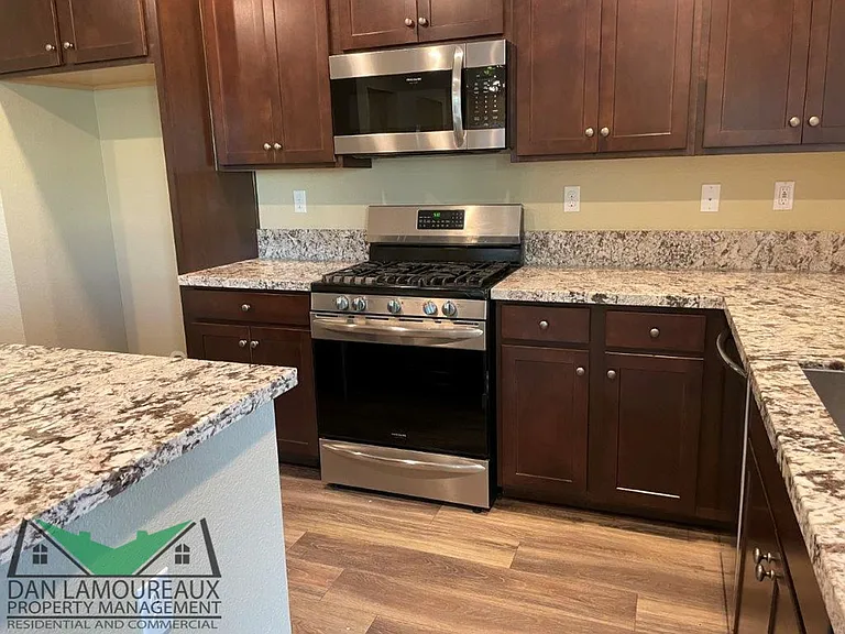 2121 Millsap Pl — Photo 9