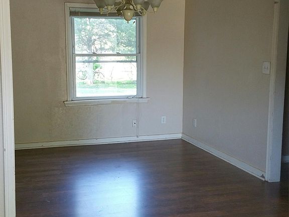 4th image of 629 SW 50th St