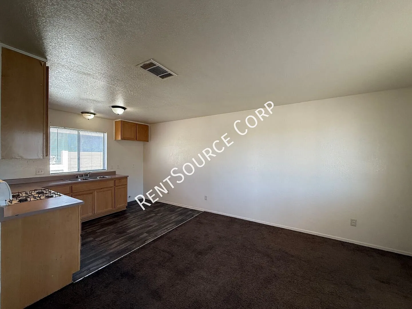 2 Bedrooms/1 Bathrooms Upstairs Condo for Rent in Mojave in Kern County — Photo 3