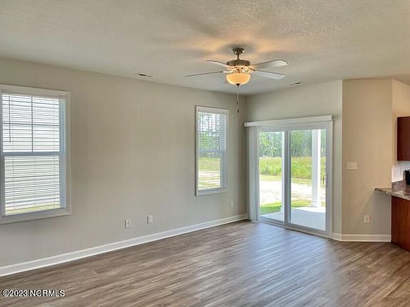 4th image of 221 Shallowbag Bay Ln