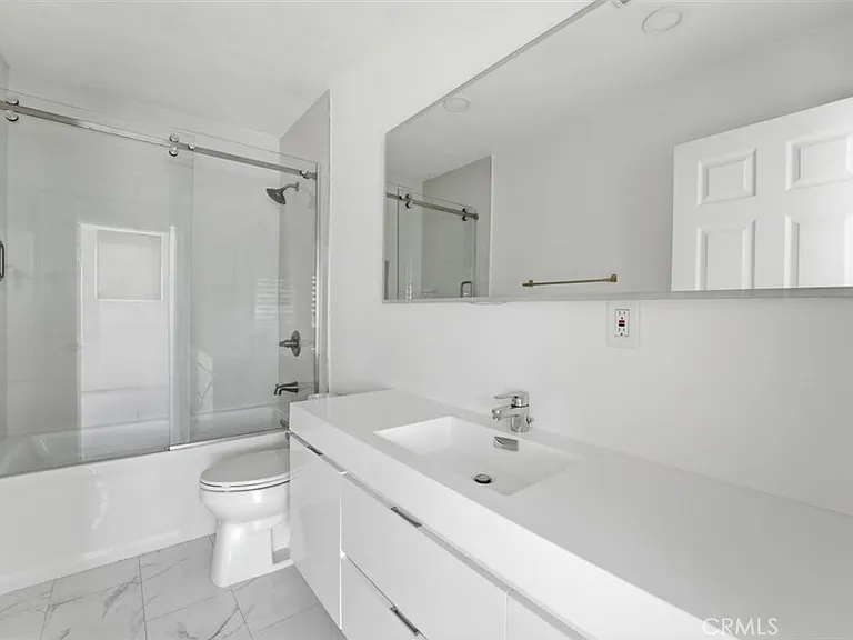709 Warren Ln — Photo 28