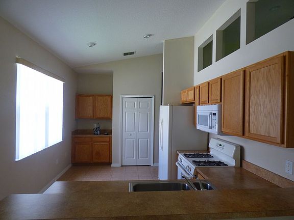 3rd image of 125 Crepe Myrtle Dr