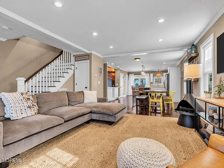 510 Lareine Ave — Photo 5