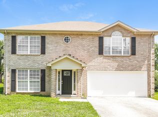 200 Lake Forest Dr, La Vergne, TN 37086