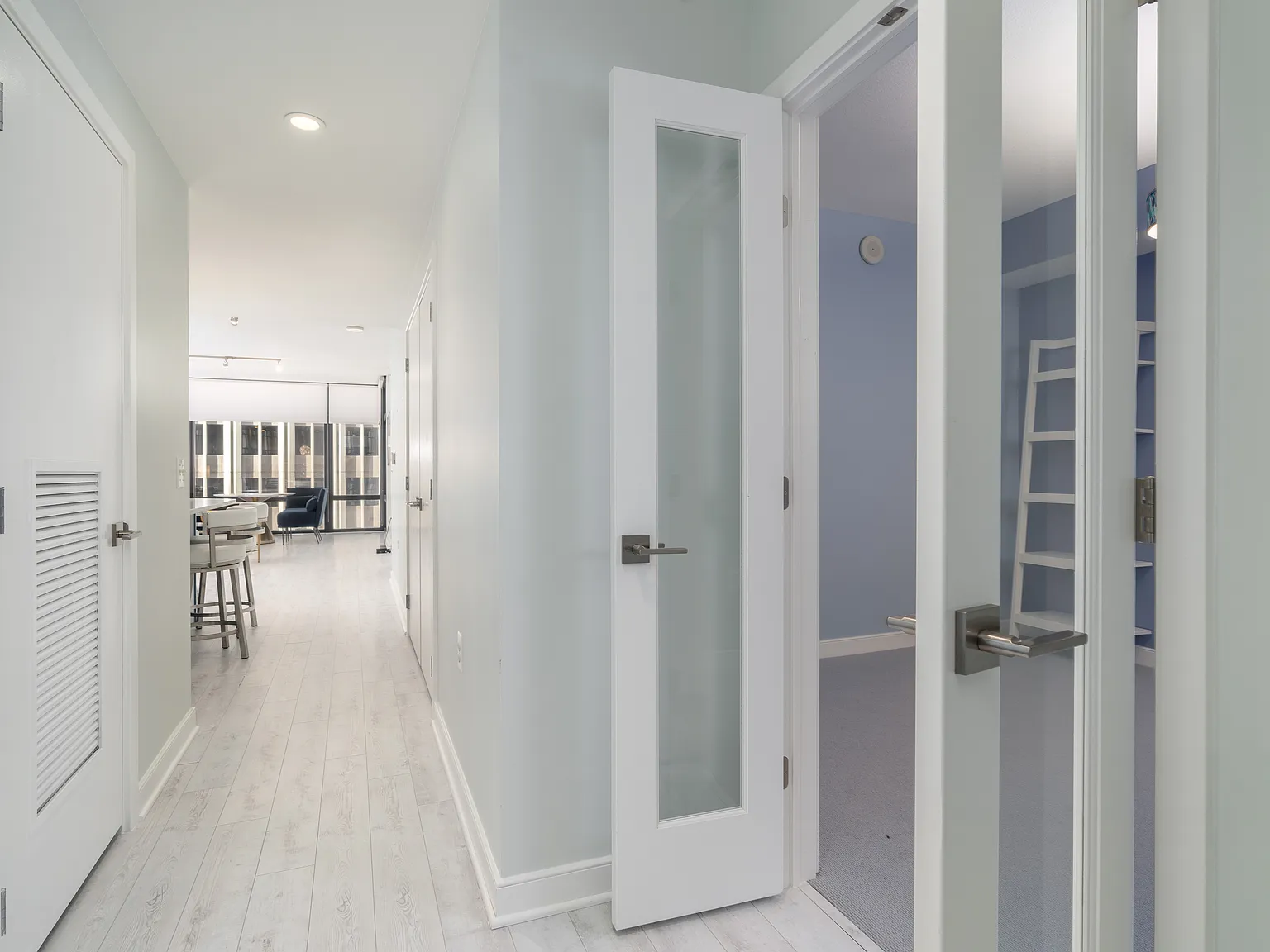 2 bed, 1150 sqft, $4,200 — Photo 2