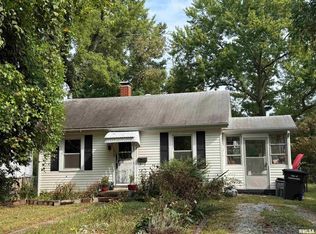 1010 W Walkup Ave, Carbondale, IL 62901