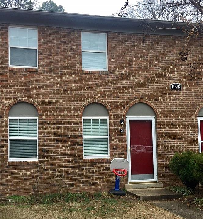 2nd image of 1925 Vantage Point Pl APT D