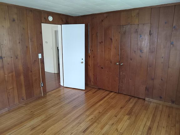 5th image of 806 Miller Ave APT 1