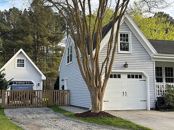 2nd image of 969 N Haven Cir