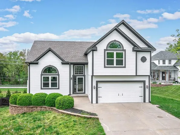 4500 N 122nd Ter, Kansas City, KS 66109