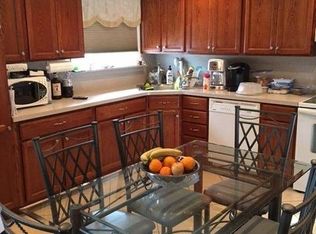 207 N Suffolk Ave, Massapequa, NY