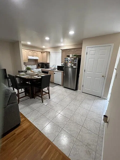 3 bed, $2,600 — Photo 3