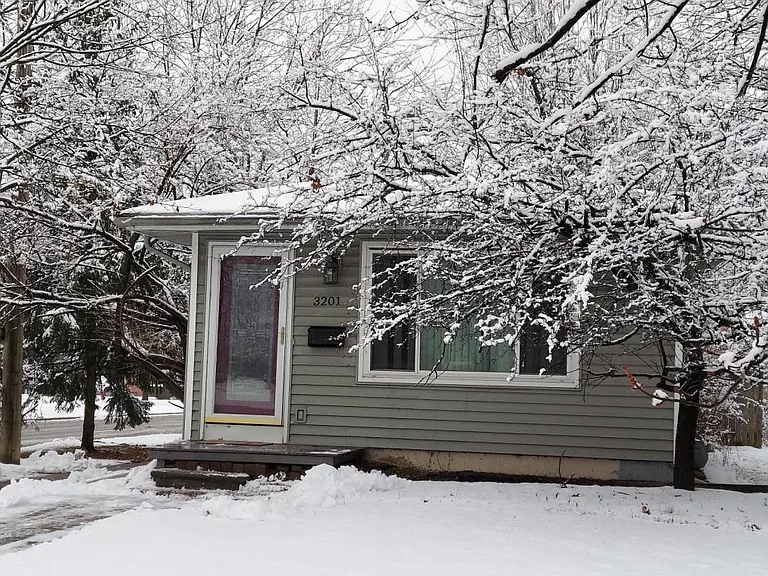 3201 Merrill Ave — Photo 1