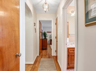 15840 Windmill Pointe Dr, Grosse Pointe Park, MI 48230