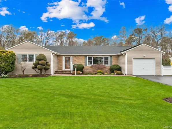 1390 Thompson Drive, Bay Shore, NY 11706