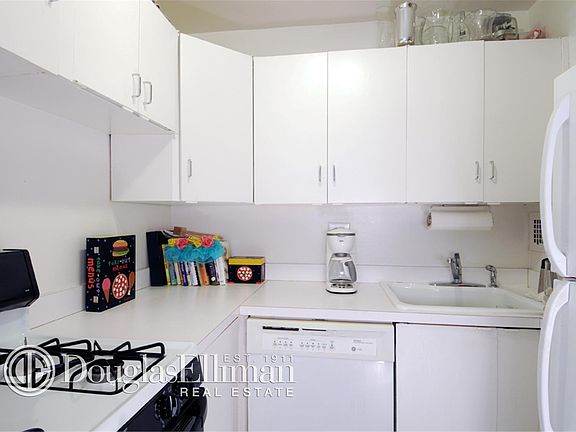3rd image of 1463 2nd Ave #3C