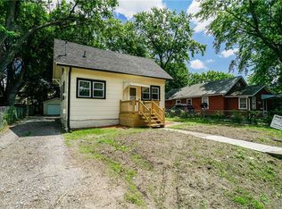 3823 8th St, Des Moines, IA 50313