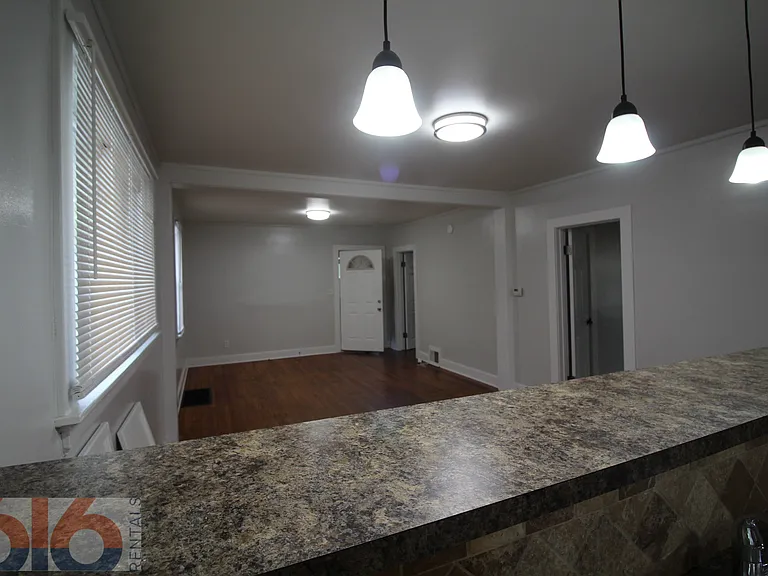 813 Douglas St NW — Photo 5