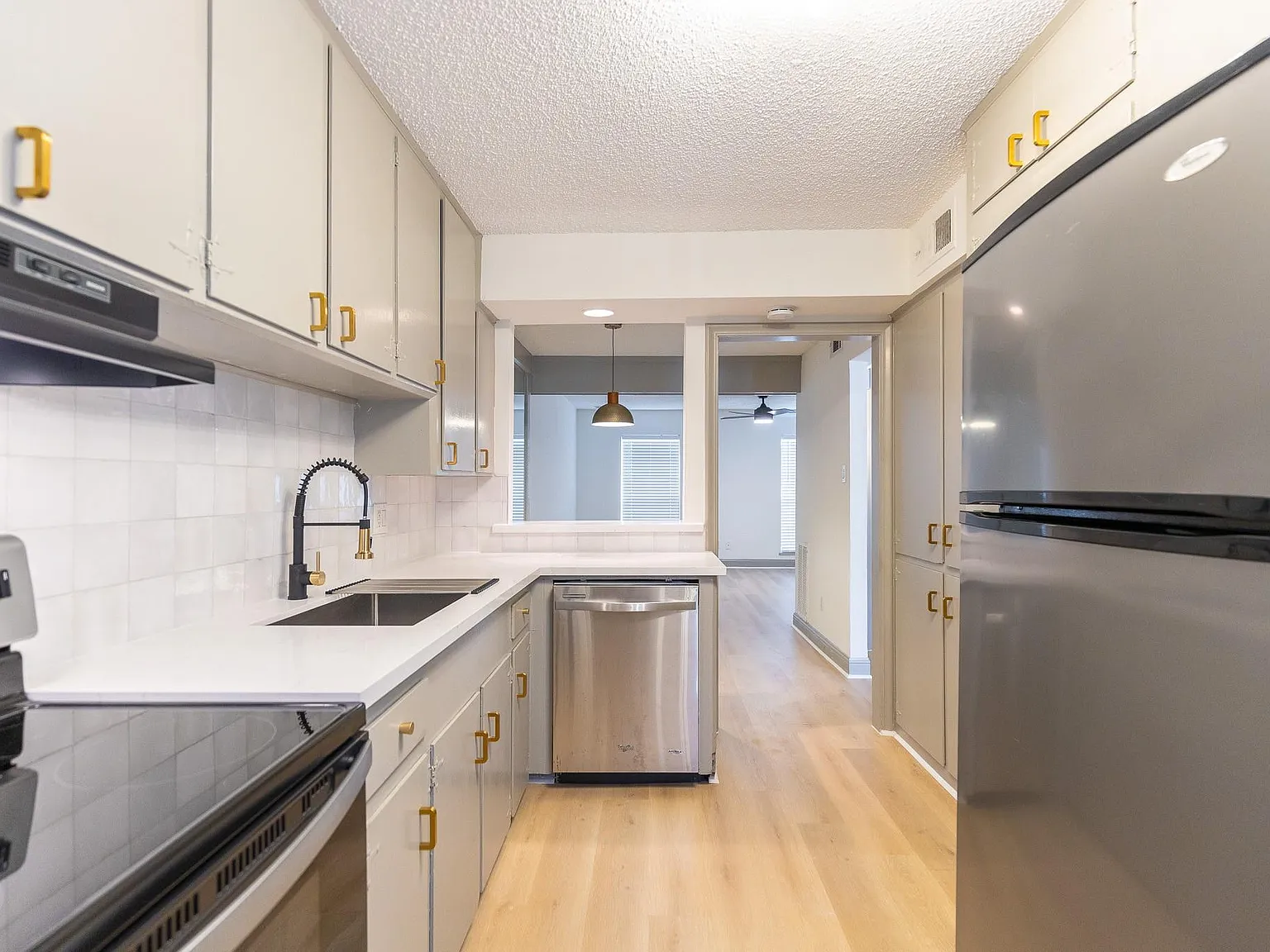 1 bed, 664 sqft, $1,295 — Photo 4