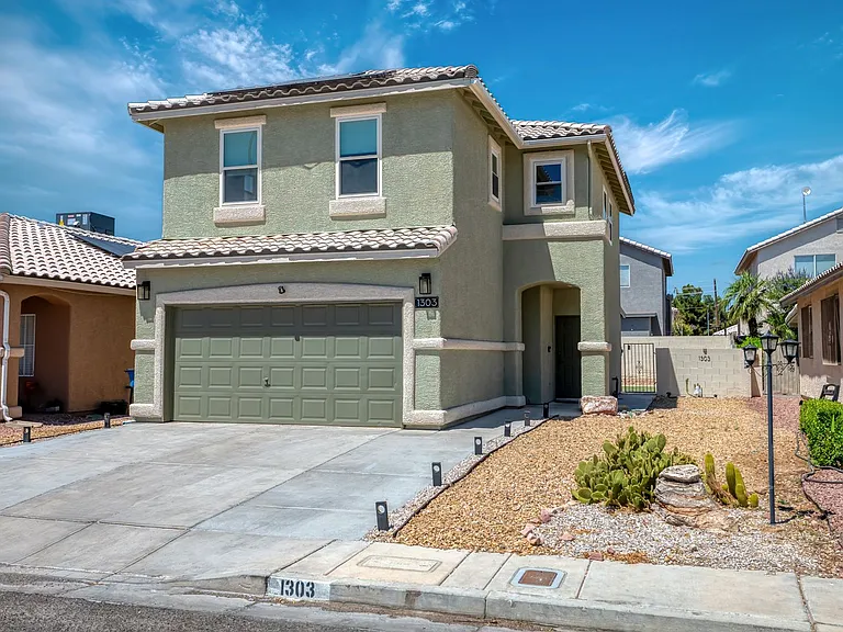 1303 Pecan Tree Ct — Photo 1