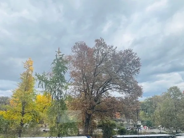 120 Central Park South image 2 of 16