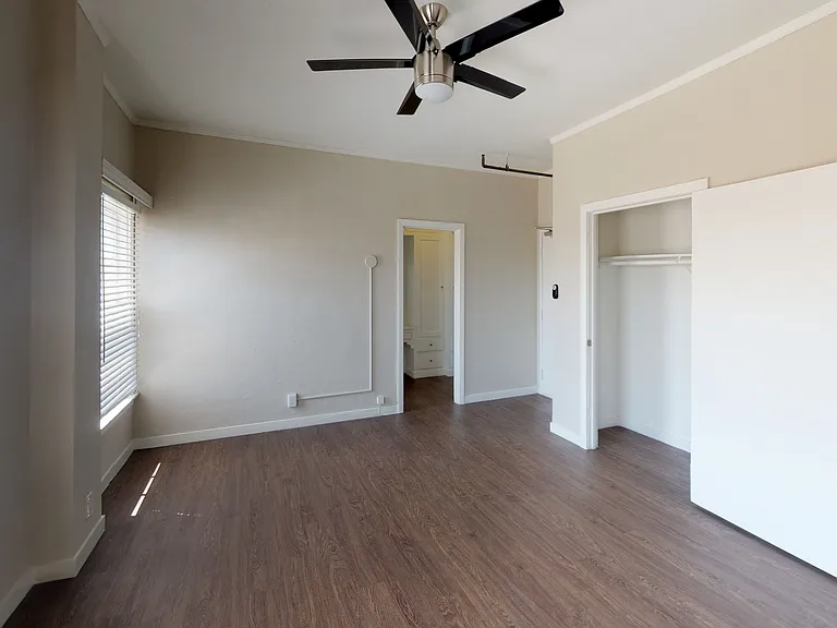 Guntharp Apartments — Photo 7