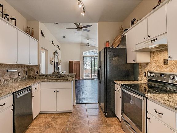 4th image of 129 Thornberry Dr