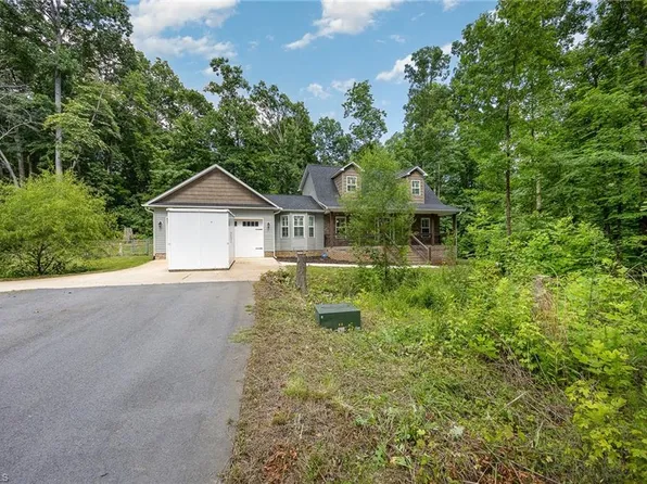 350 Butler Dr, Thomasville, NC 27360