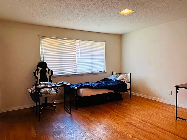 2311 Champion Ct — Photo 16