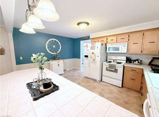 126 Auburn Ave, Elkin, NC 28621
