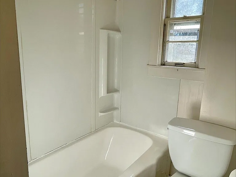 646 Woodland St SW #C — Photo 9